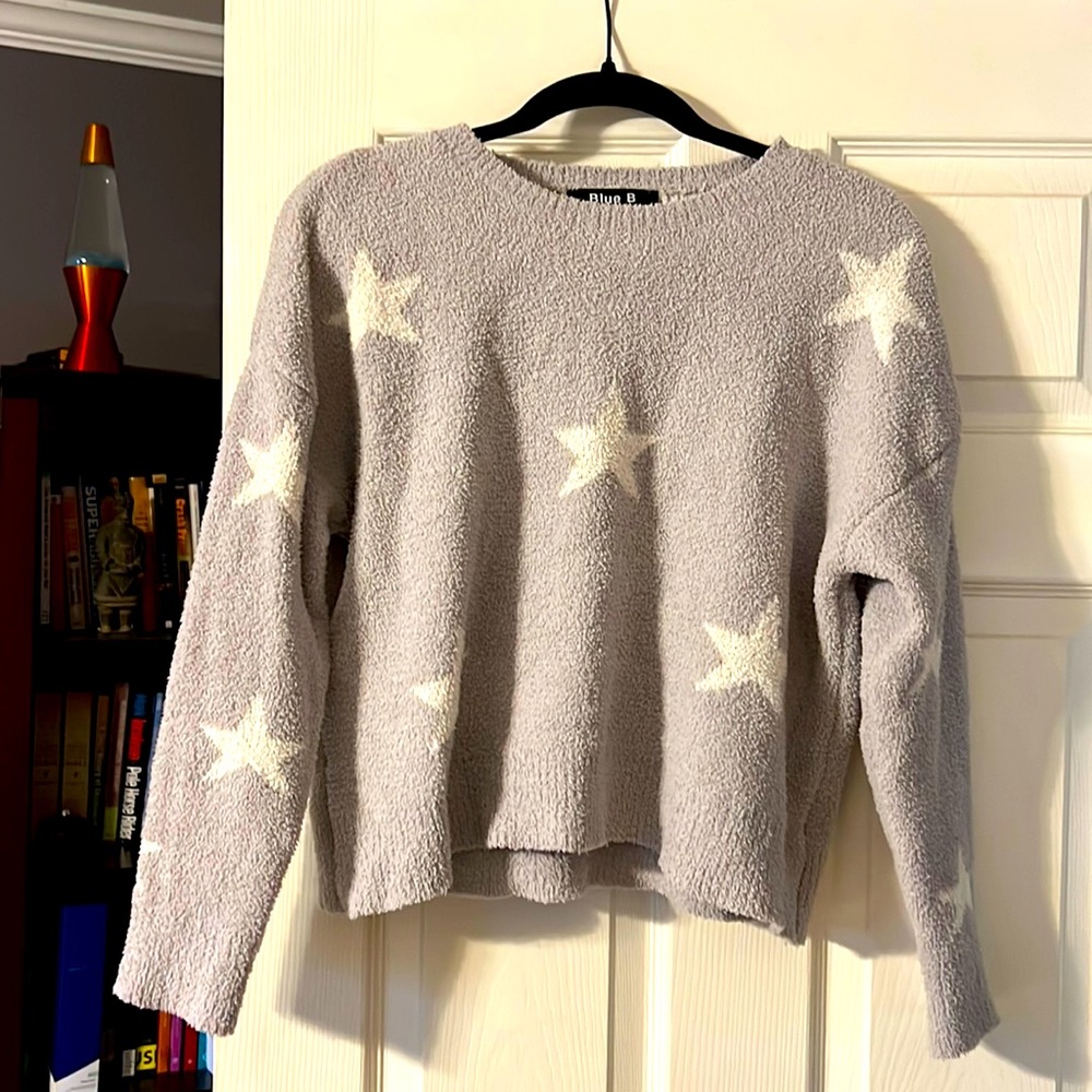 Blue B Collection Sherpa sweater. Lavender and white . S